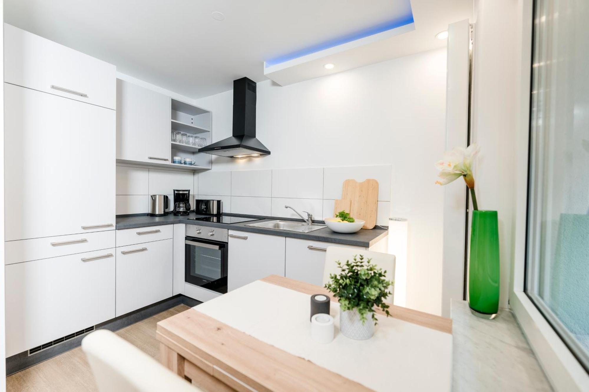 Bellabene Modernes Studio Apartment In Zentraler Lage Mit Terrasse, Parkplatz, Smarttv Pforzheim Dış mekan fotoğraf