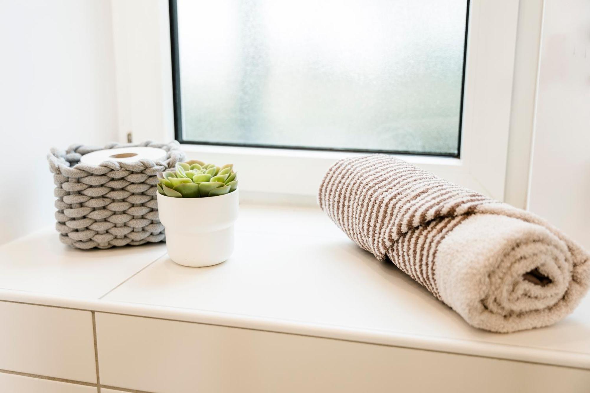 Bellabene Modernes Studio Apartment In Zentraler Lage Mit Terrasse, Parkplatz, Smarttv Pforzheim Dış mekan fotoğraf