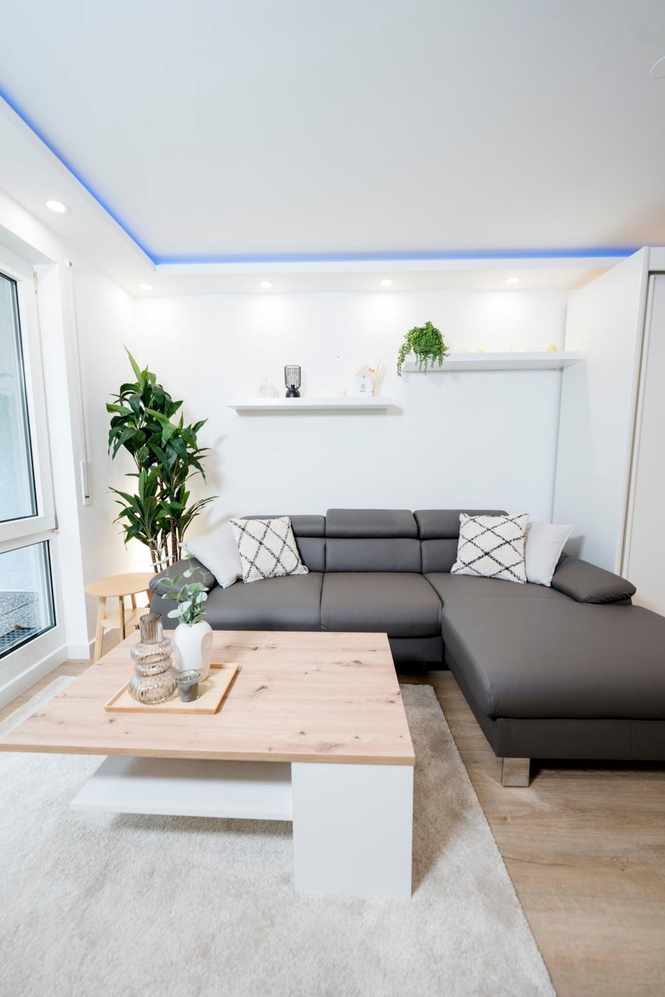Bellabene Modernes Studio Apartment In Zentraler Lage Mit Terrasse, Parkplatz, Smarttv Pforzheim Dış mekan fotoğraf
