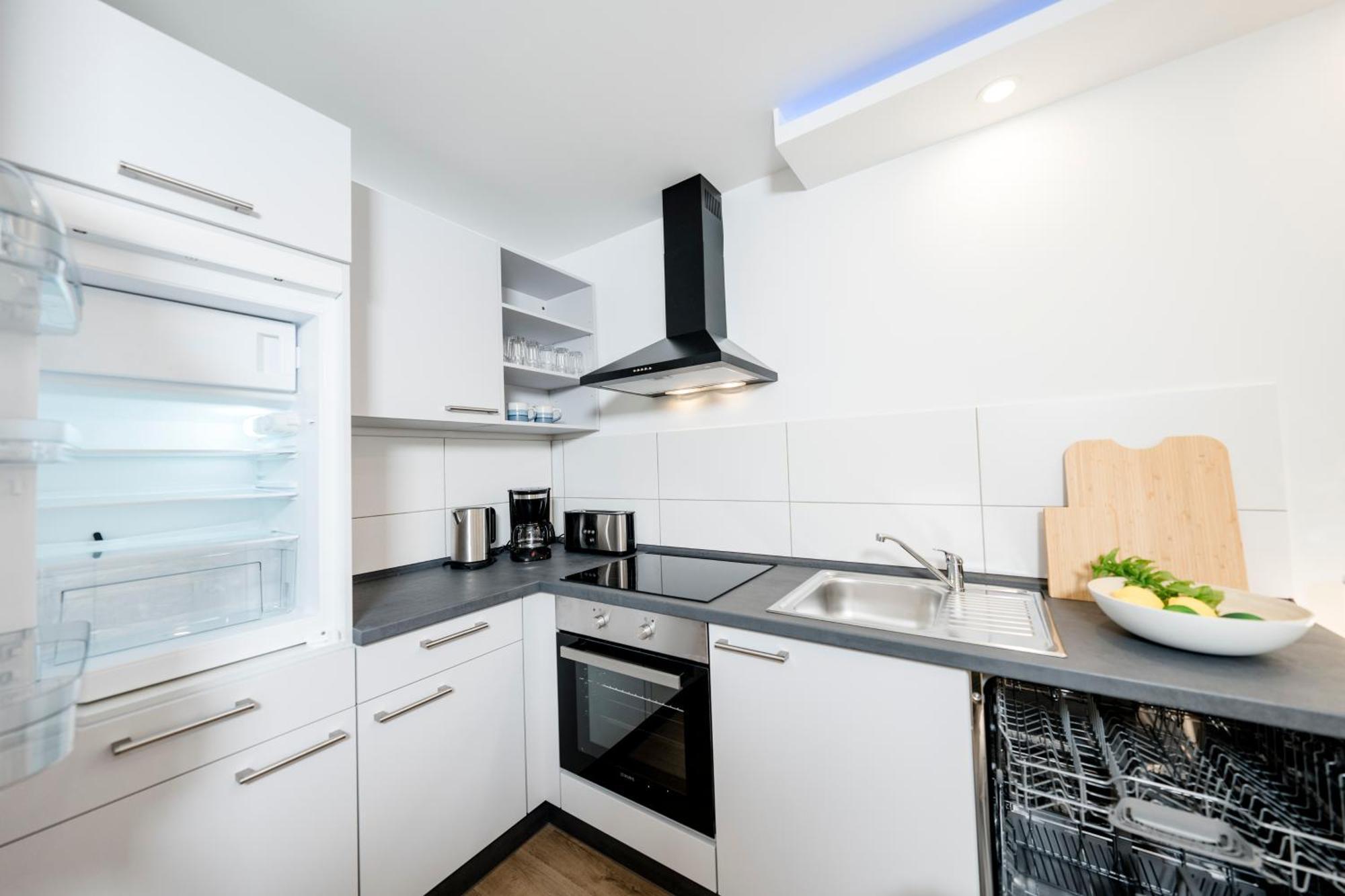Bellabene Modernes Studio Apartment In Zentraler Lage Mit Terrasse, Parkplatz, Smarttv Pforzheim Dış mekan fotoğraf